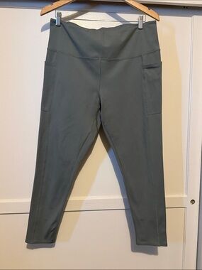 Danskin Olive Green High-Rise women Leggings with Side Pockets